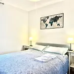 The King Size Bed And Private Bathroom * Dublin