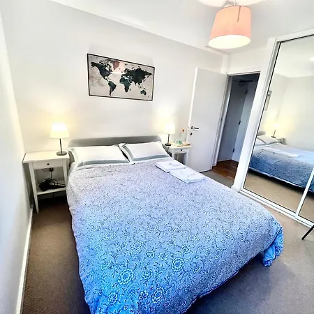 Rum i privatbostad The King Size Bed And Private Bathroom *