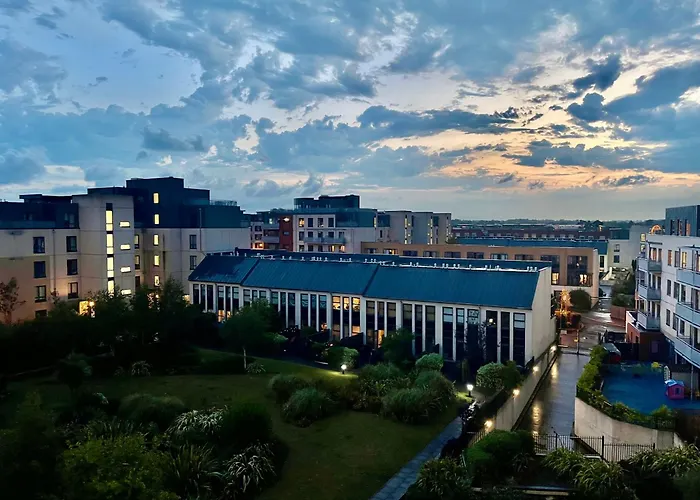 The King Size Bed And Private Bathroom * 都柏林