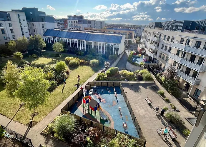 The King Size Bed And Private Bathroom 民宿 *