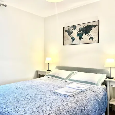 The King Size Bed And Private Bathroom * Dublin